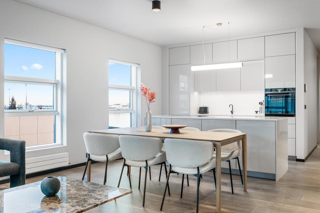 Harbour Lux 3Br & 2Ba In The Heart Of The City With Free Parking Рейкьявик Экстерьер фото